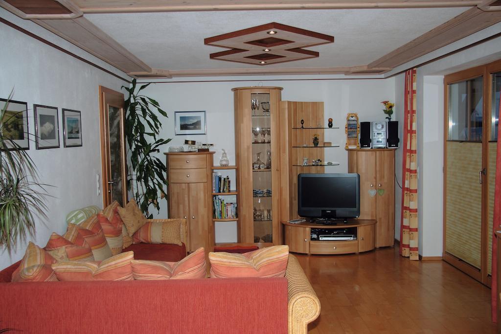 Am Waldrand Apartment Mittersill Phòng bức ảnh